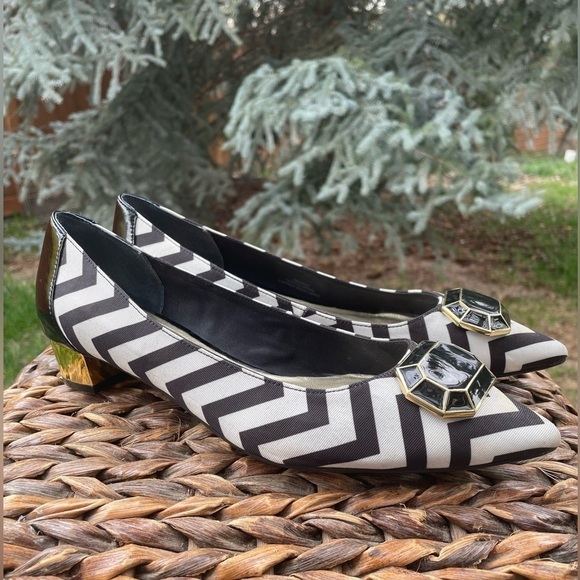 NEW Isaac Mizrahi Isadora 2 Chevron Stripe Ballet Inspired Slip-on Dress Shoes - Picture 3 of 9